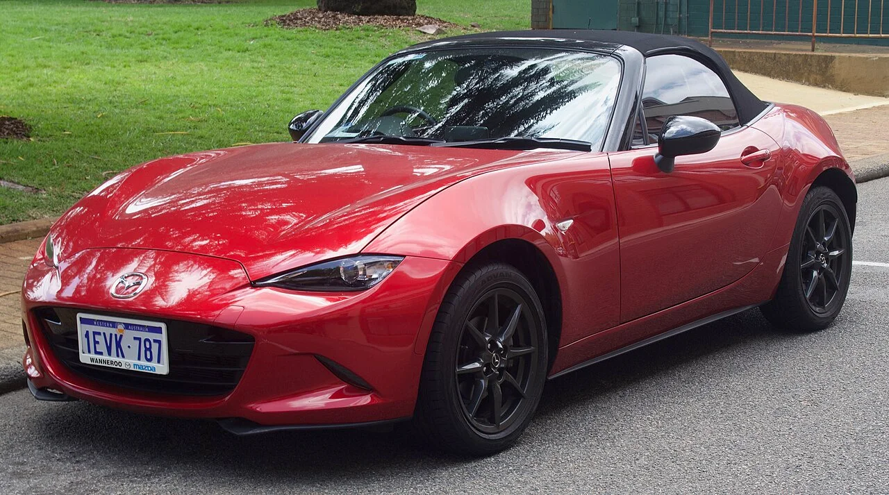 Mazda MX-5 2.0 SKYACTIV-G GT automat — Predný trojštvrťový pohľad (1)
